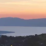 Duplex En Station Vue Sur Leman 公寓